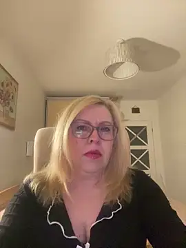 JanieLight53 online show from April 9, 2026, 6:46 pm