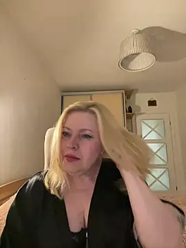 JanieLight53 online show from June 14, 2026, 6:43 pm