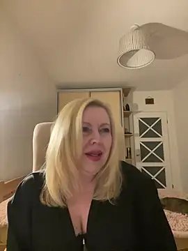 JanieLight53 online show from June 15, 2026, 9:06 pm