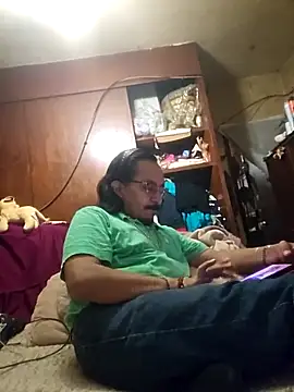 Snapshot of KIKE_LION990 chatting on April 9, 2026, 2:33 am KIKE LION990 online show from April 9, 2026, 2:33 am