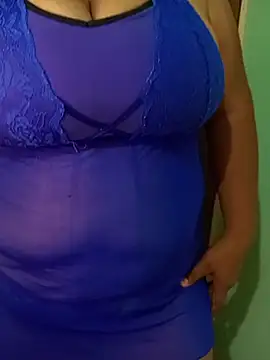 latina bigtitss online show from April 30, 2026, 4:30 am