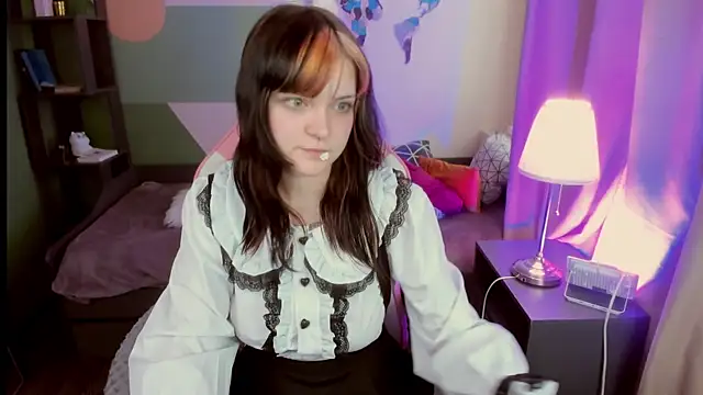 EsterTwilight online show from May 24, 2026, 4:06 am