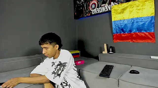 Ender h0tt online show from June 19, 2026, 1:48 pm