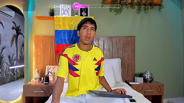 Ender h0tt online show from July 7, 2026, 8:57 pm