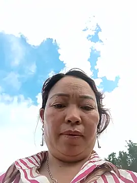 Yellow-pink online show from July 27, 2026, 10:44 am