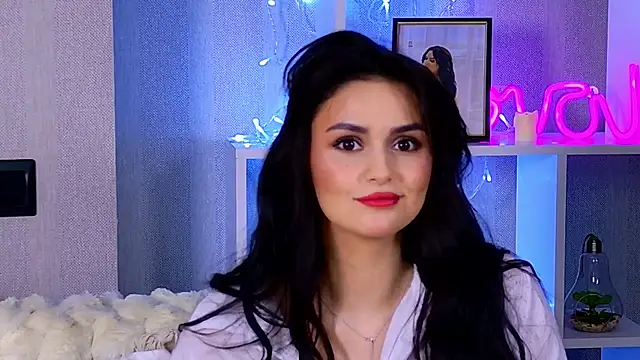 MilaaSweety online show from April 4, 2026, 1:19 pm