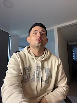 TroyeSavage online show from April 4, 2026, 11:51 am