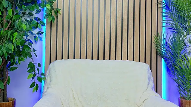 NataliaCroft online show from March 26, 2026, 4:01 pm