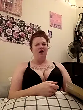 Snapshot of Sluttynoel chatting on May 1, 2026, 10:36 pm Sluttynoel online show from May 1, 2026, 10:36 pm