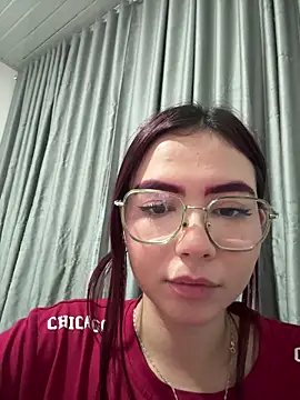 gatita b online show from March 9, 2026, 4:05 am