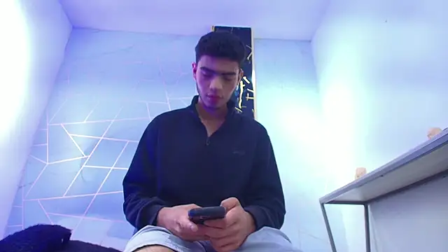 Valentin Lux online show from April 25, 2026, 3:20 am