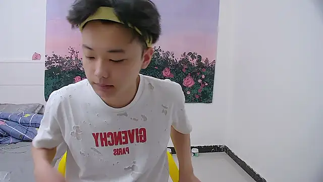 icecream-002 online show from April 19, 2026, 11:42 am