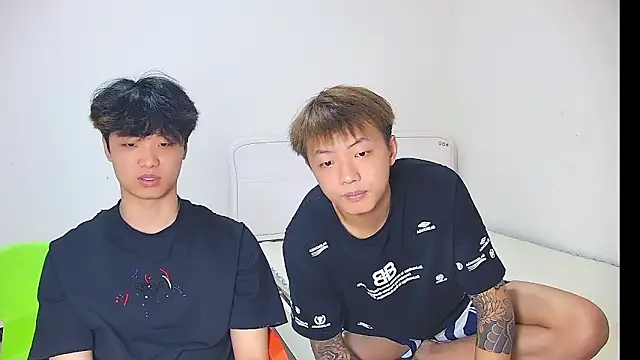 icecream-002 online show from May 14, 2026, 12:34 pm