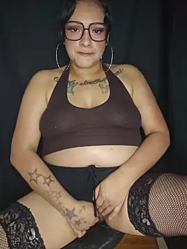 Snapshot of LaPutotota chatting on July 8, 2026, 9:14 am LaPutotota online show from July 8, 2026, 9:14 am