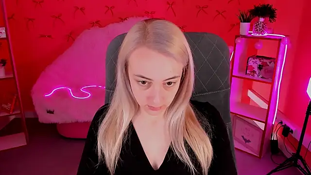 CarolMoor online show from April 21, 2026, 9:15 am