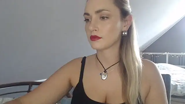 ScarlettSensitive online show from June 19, 2026, 2:21 pm