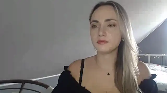 ScarlettSensitive online show from July 7, 2026, 7:23 am