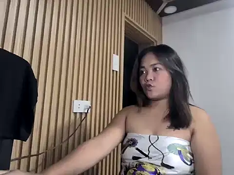  georgiax  online show from March 12, 2026, 4:46 pm