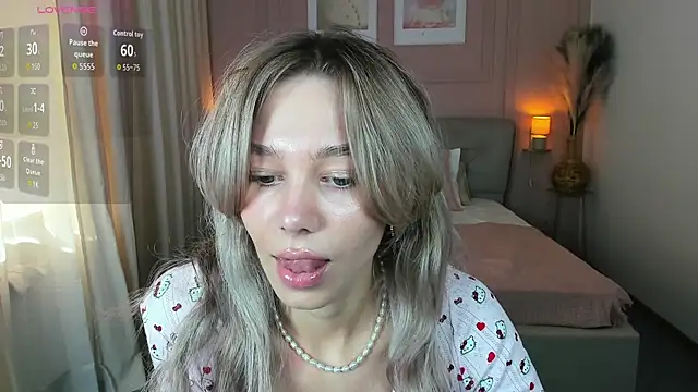 LuluAlis online show from March 26, 2026, 1:49 pm