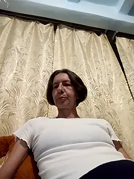 Tania9876 online show from July 10, 2026, 7:27 pm