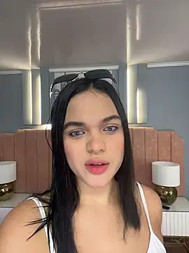 Bella-Ferrer online show from March 29, 2026, 2:39 pm