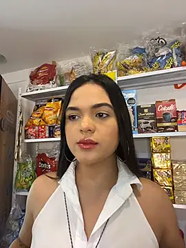 Bella-Ferrer online show from June 10, 2026, 6:40 pm
