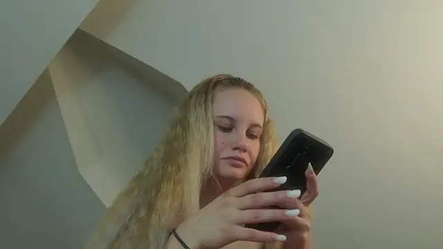 IceBlueBabe online show from June 2, 2026, 7:38 pm