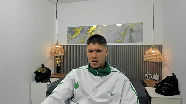 AlessandroFranco online show from May 2, 2026, 1:27 pm