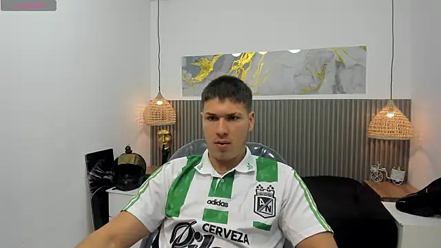 Snapshot of AlessandroFranco chatting on May 9, 2026, 1:27 pm AlessandroFranco online show from May 9, 2026, 1:27 pm