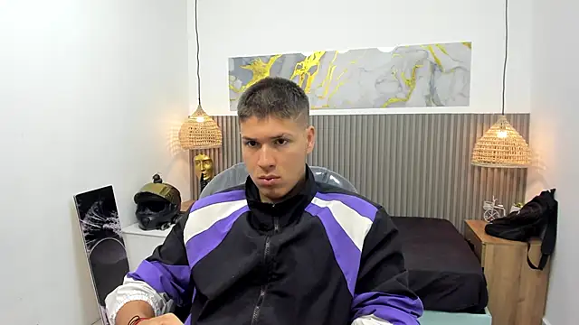 Snapshot of AlessandroFranco chatting on May 20, 2026, 1:17 pm AlessandroFranco online show from May 20, 2026, 1:17 pm
