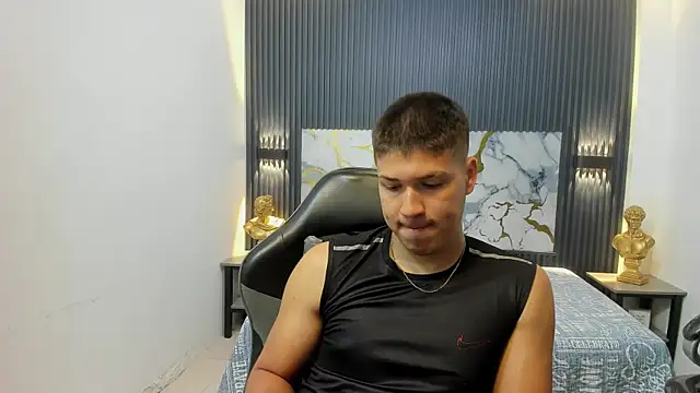 Snapshot of AlessandroFranco chatting on May 21, 2026, 12:56 pm AlessandroFranco online show from May 21, 2026, 12:56 pm