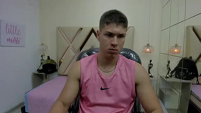 Snapshot of AlessandroFranco chatting on May 22, 2026, 1:39 pm AlessandroFranco online show from May 22, 2026, 1:39 pm