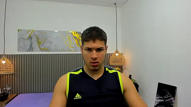 AlessandroFranco online show from July 4, 2026, 1:28 pm
