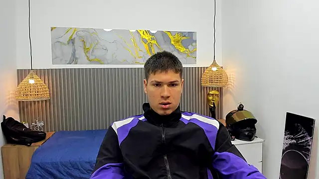AlessandroFranco online show from July 6, 2026, 12:35 pm