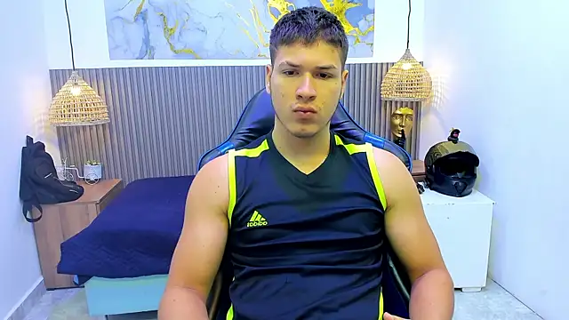 AlessandroFranco online show from July 18, 2026, 12:42 pm