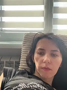 Oliviyaa kiss  online show from March 15, 2026, 12:22 pm