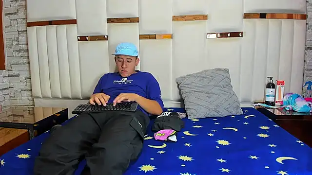 Alaia Blosson online show from April 21, 2026, 1:06 pm