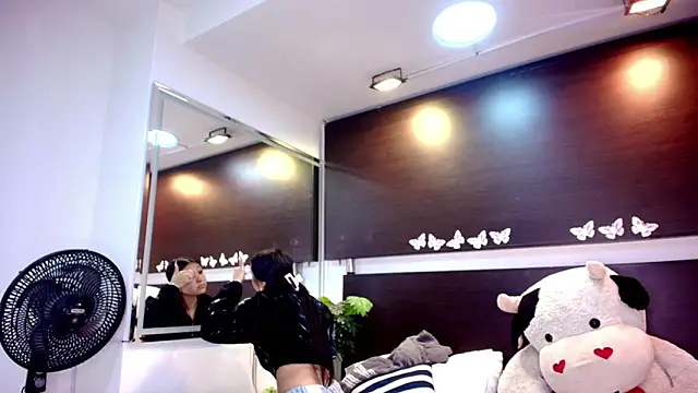 Gabriela meow online show from June 3, 2026, 12:41 pm