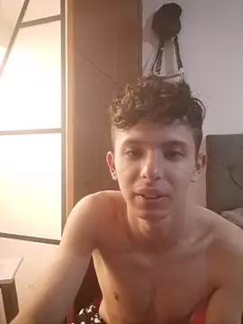 Daniel Roy online show from April 8, 2026, 11:37 pm