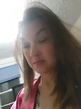 NicolePearl online show from April 22, 2026, 12:46 am