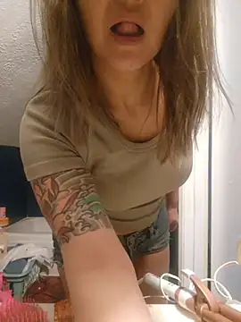 NicolePearl online show from April 25, 2026, 8:06 pm