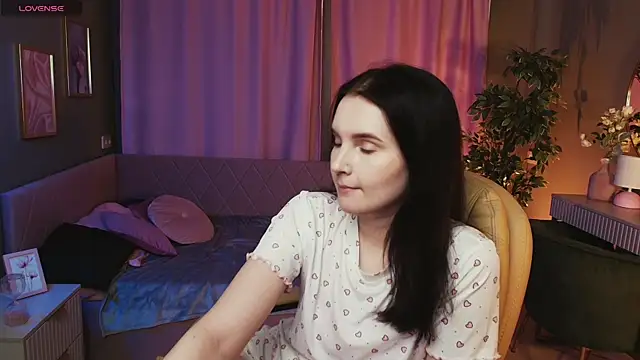 Kristen Bellle online show from May 12, 2026, 1:14 am