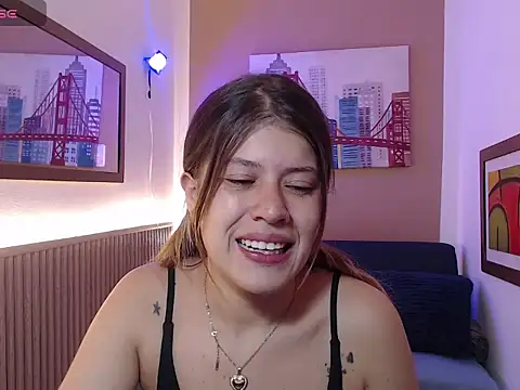 Moonna linnda online show from April 24, 2026, 4:20 pm