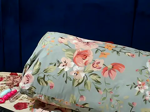 BustyChocx online show from April 17, 2026, 8:12 pm