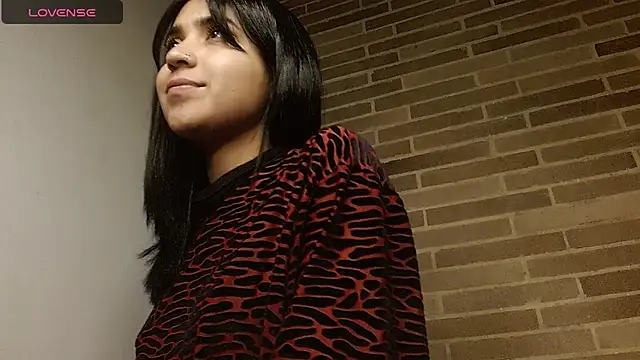 Snapshot of sweet-little chatting on May 6, 2026, 2:29 am sweet-little online show from May 6, 2026, 2:29 am