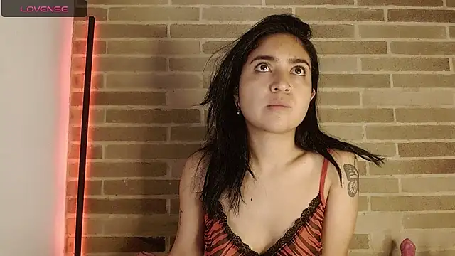 Snapshot of sweet-little chatting on May 23, 2026, 1:48 pm sweet-little online show from May 23, 2026, 1:48 pm