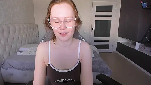 NikiCozy online show from May 1, 2026, 3:44 am
