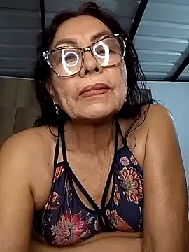 HOT LATINA20 online show from June 25, 2026, 2:33 am
