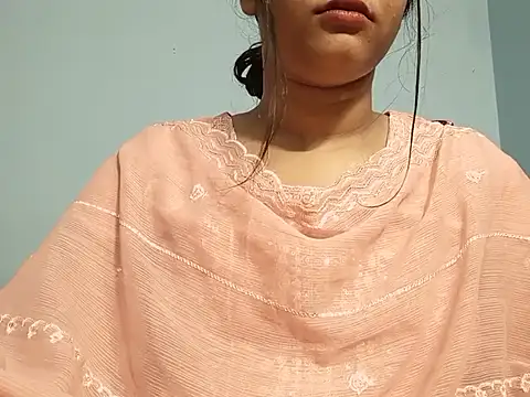 Emma 4433 online show from April 20, 2026, 6:20 pm