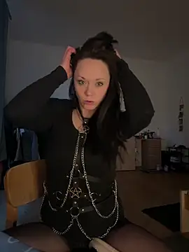 Makyna93 online show from April 9, 2026, 5:51 pm